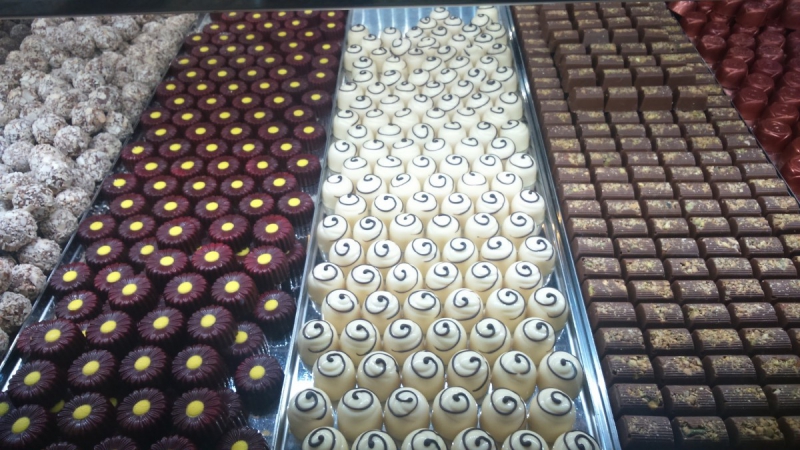 vente-BESSE SUR ISSOLE-min_chocolates_milk_chocolate_white_chocolate_truffles_candy_food_treat_cacao-1213769